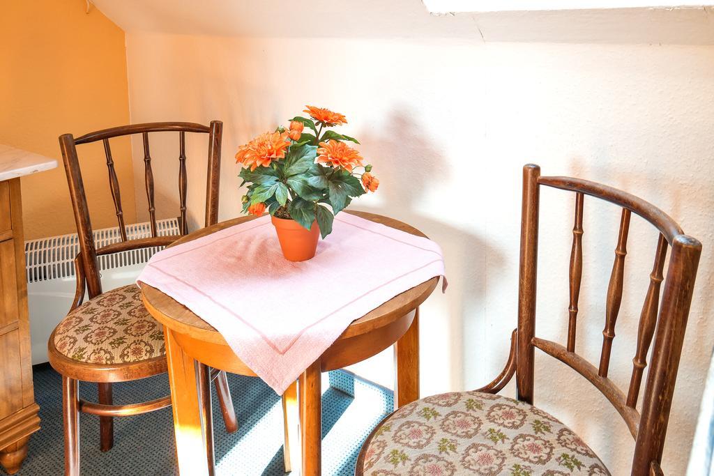 Hotel Zum Lieben Augustin Меерсбург Номер фото
